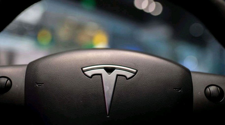 Tesla expands ‘Full Self-Driving’ beta tests as proxy group urges board shakeup